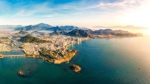 Vịnh Nha Trang - cát trắng, nước biển trong xanh